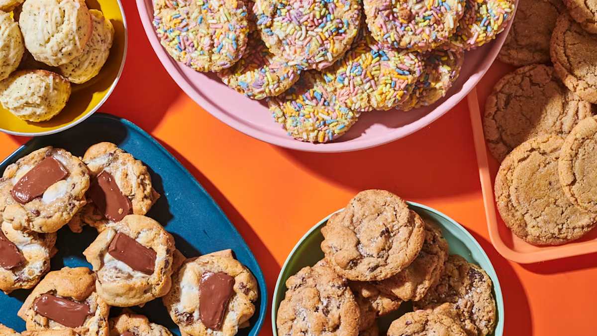 Hello Robin Cookies | Town & Country Markets