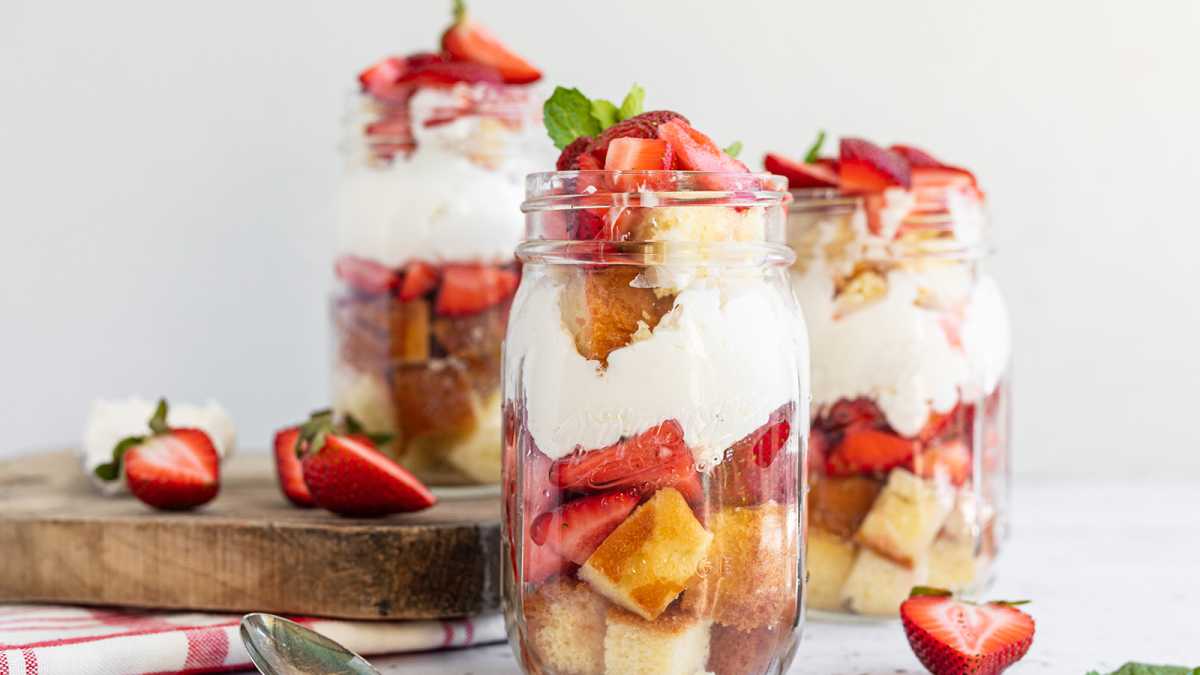 Strawberry Shortcake in a Jar 