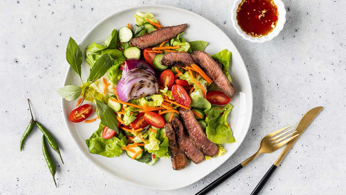 Vietnamese-Style Grilled Steak Salad
