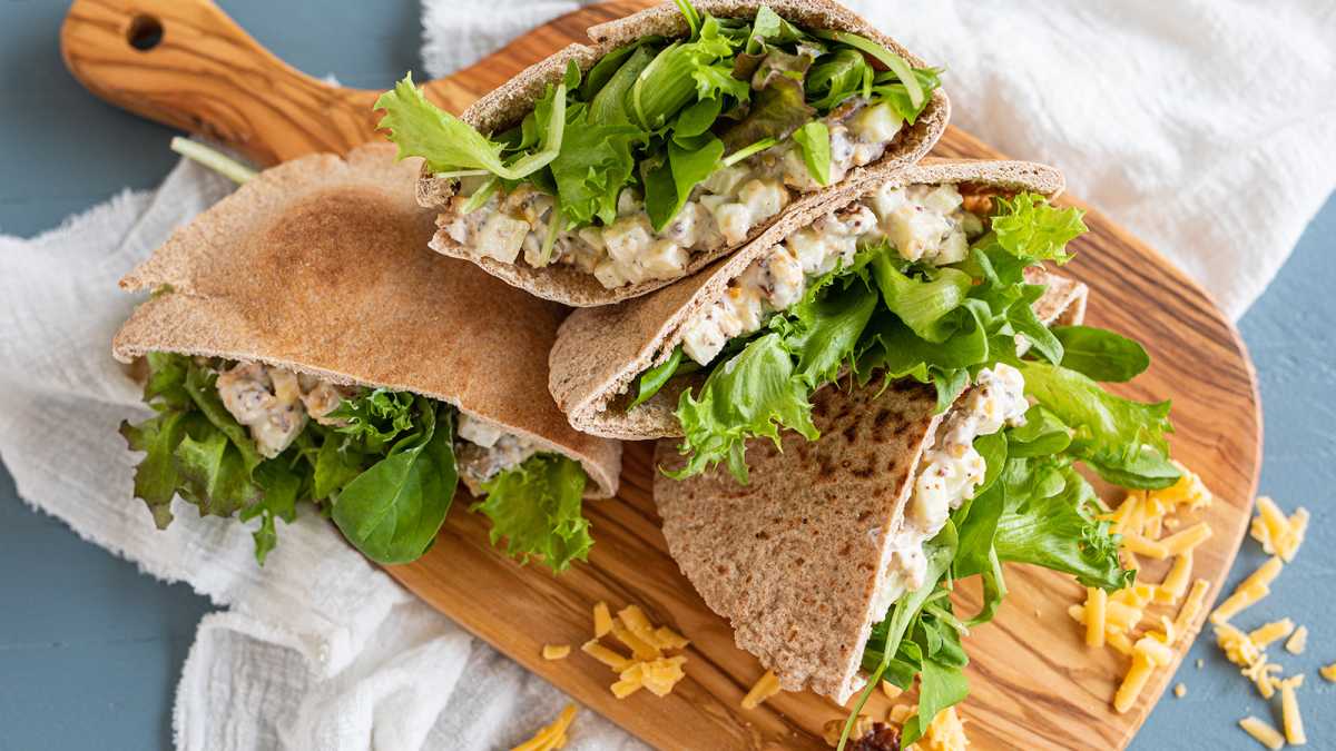 Apple Cheddar Pita Pockets