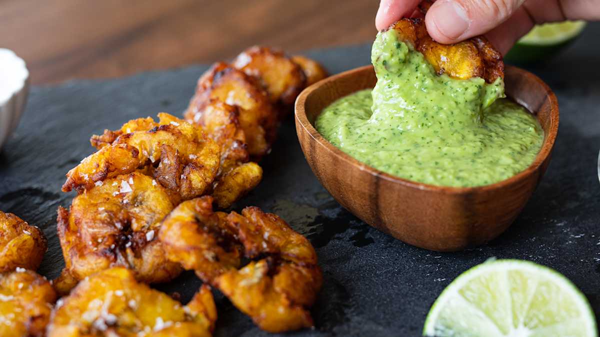 Tostones (Fried Plantain Cakes)