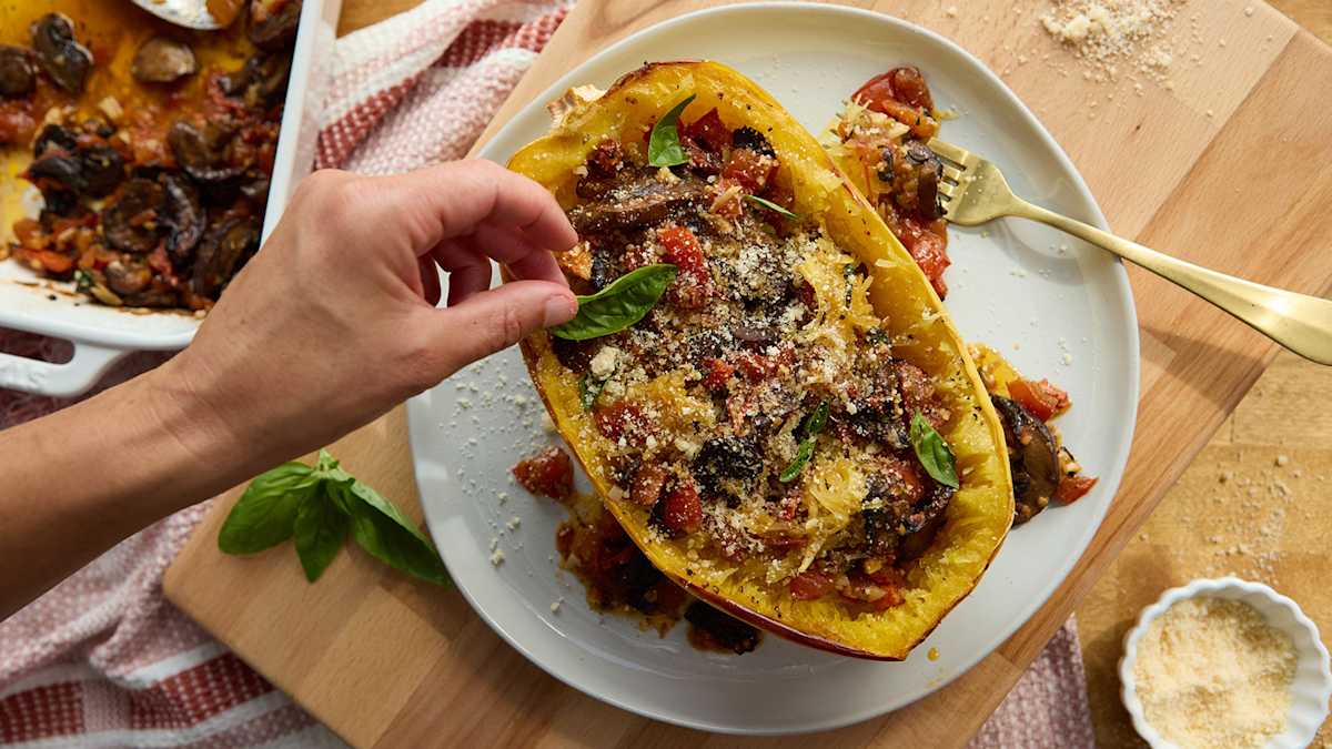 Spaghetti Squash with Tomato and Mushroom Sauce