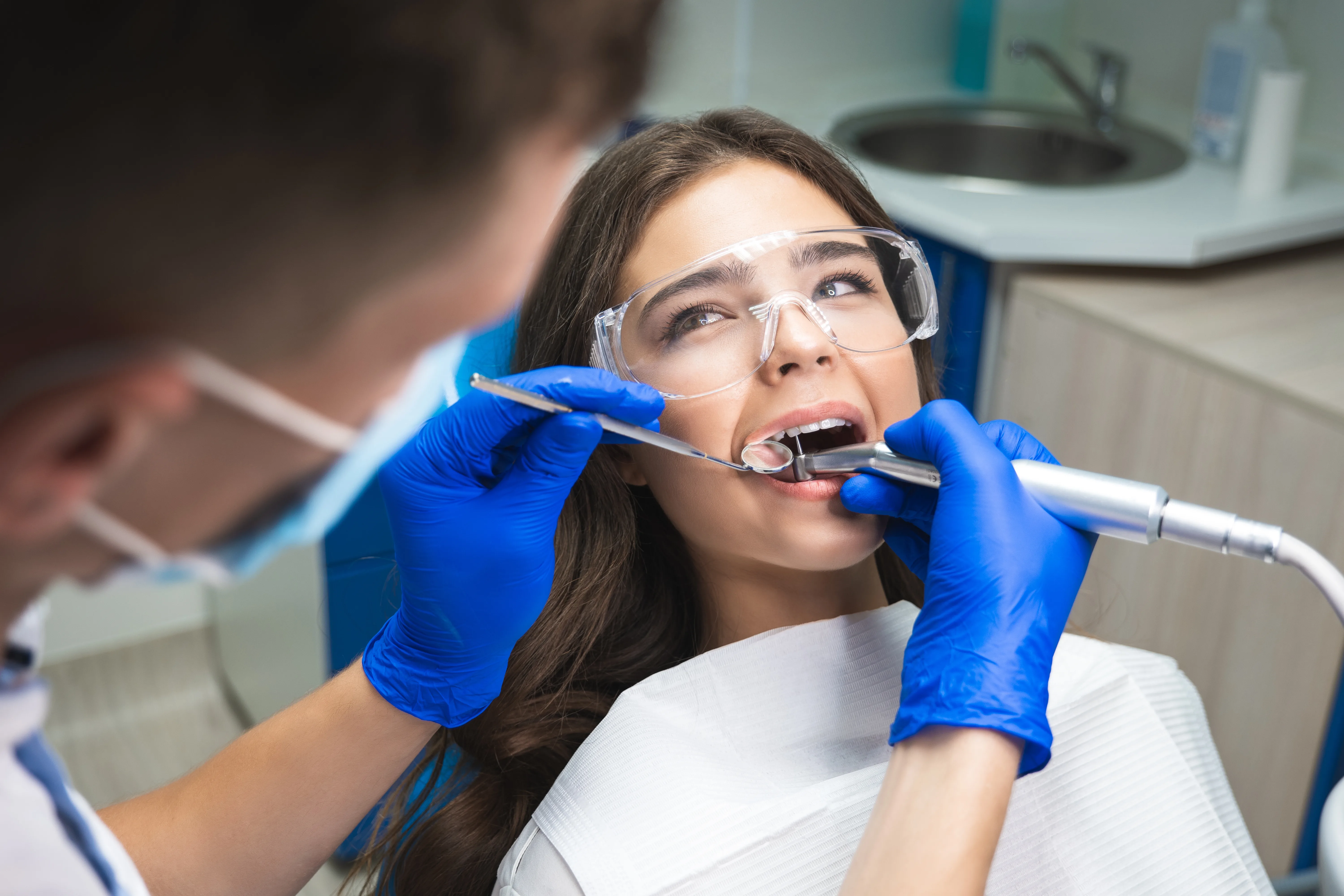 Retraitement du canal radiculaire : étapes, soins et succès | Oral-B FR