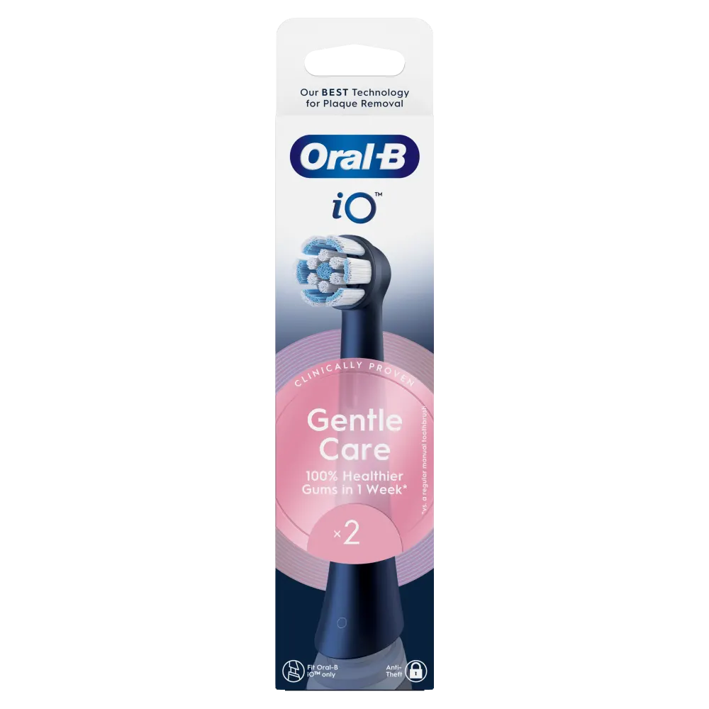 Oral-B iO 10 Ultimate, édition spéciale, avec son chargeur affichant 02:00 et son étui de voyage.