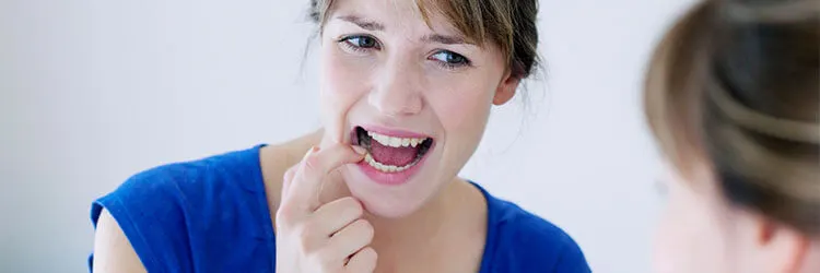 Qu’est-ce que le bruxisme ? Symptômes, causes et traitement du grincement des dents - article banner