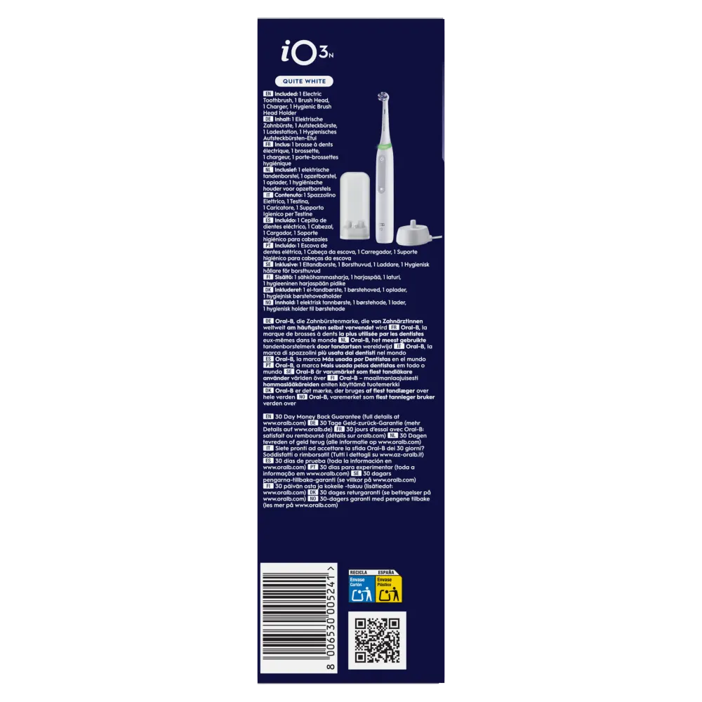Oral-B iO3 Quite White, avec une brosse à dents électrique, une brossette, un chargeur et un porte-brossettes hygiénique inclus.