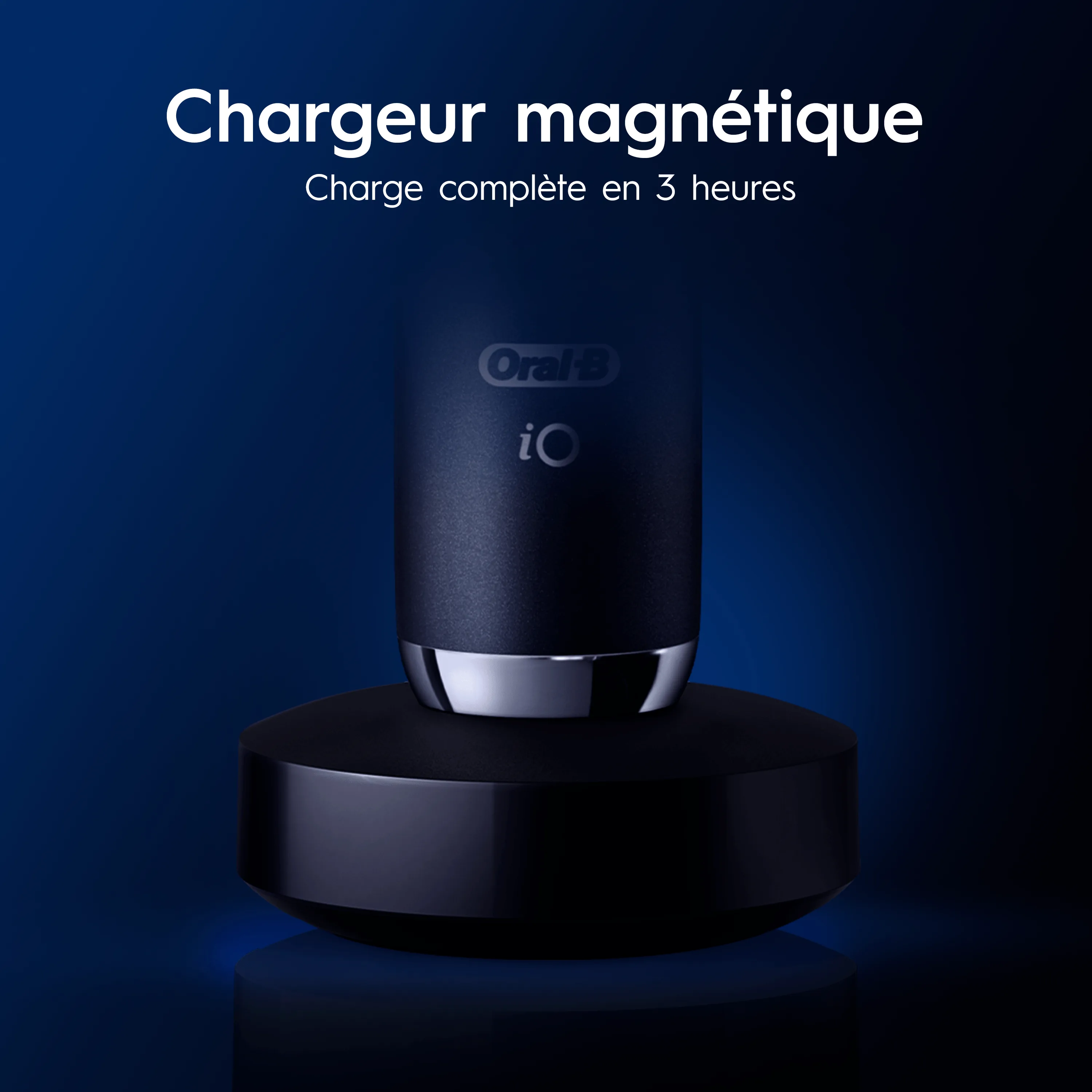 Brosse à dents électrique Oral-B iO dotée d'un chargeur magnétique permettant une charge complète en seulement 3 heures.