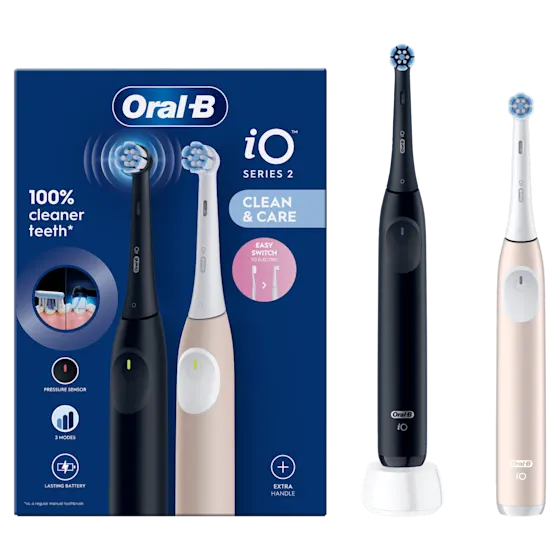 Oral-B iO Series 2, affichant l'emballage avec la mention "100% dents plus propres" et les brosses à dents en noir et rose.