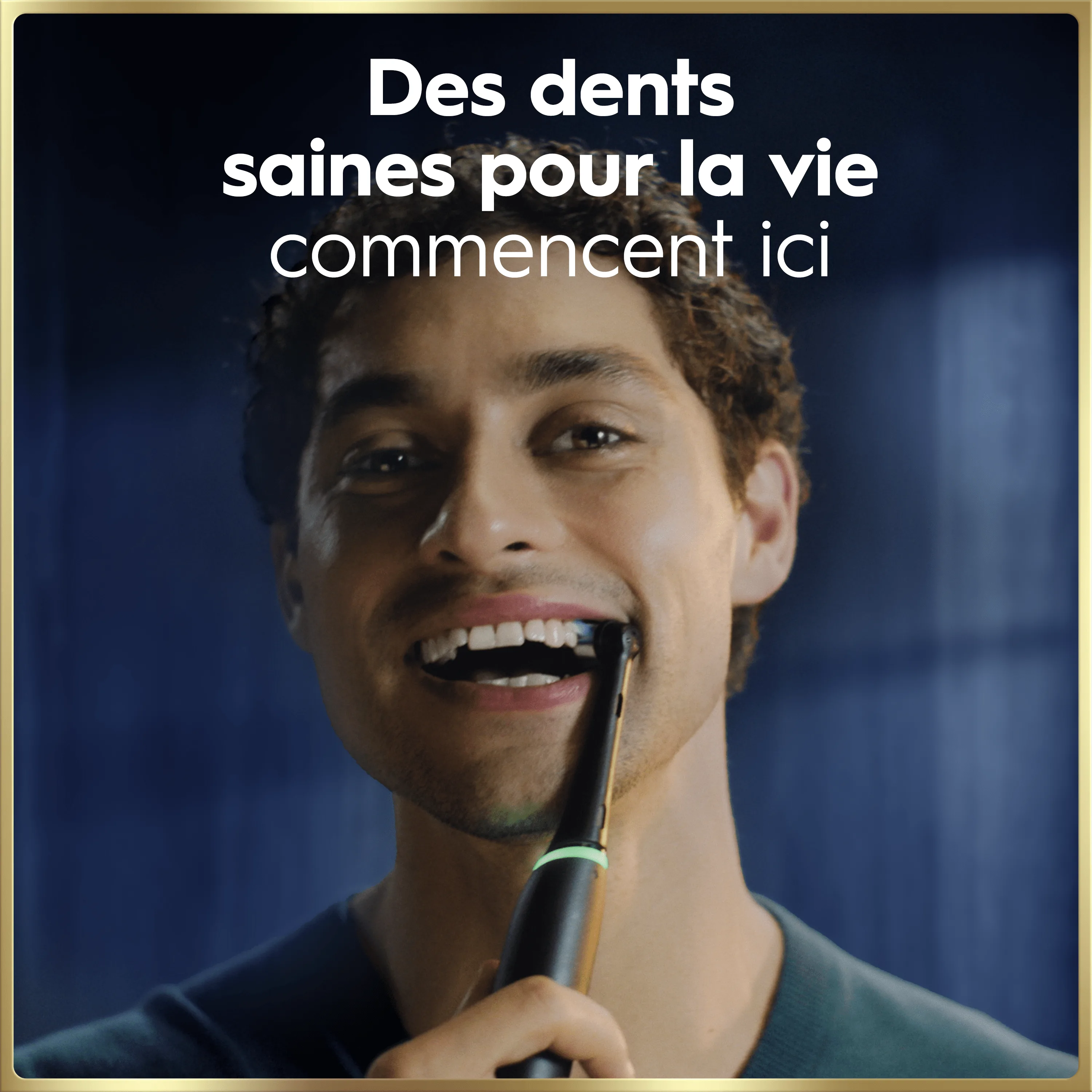 Comparaison entre brosse à dents manuelle et électrique, promettant des dents 100% plus propres pour une santé dentaire durable.