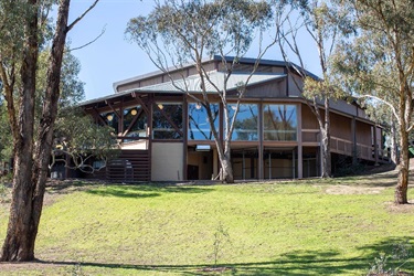 Photo of Eltham Community and Reception Centre