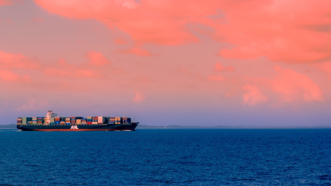 Transport kontenerów — czym jest? Charakterystyka. | Omida Sea And Air S.A.