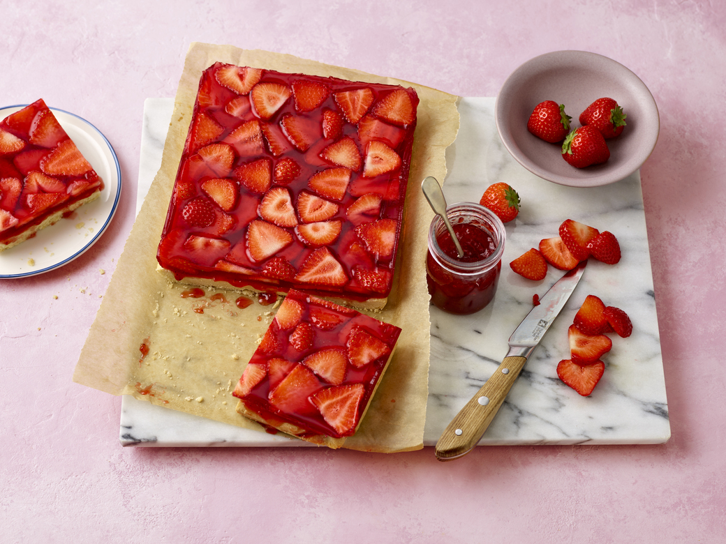 Strawberry Shortcake Jelly Pie