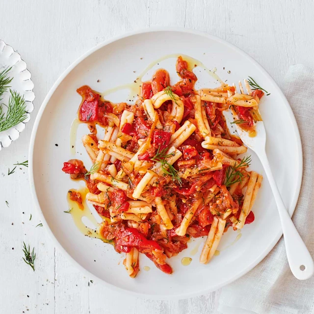 Roasted Red Pepper & Tomato Pasta