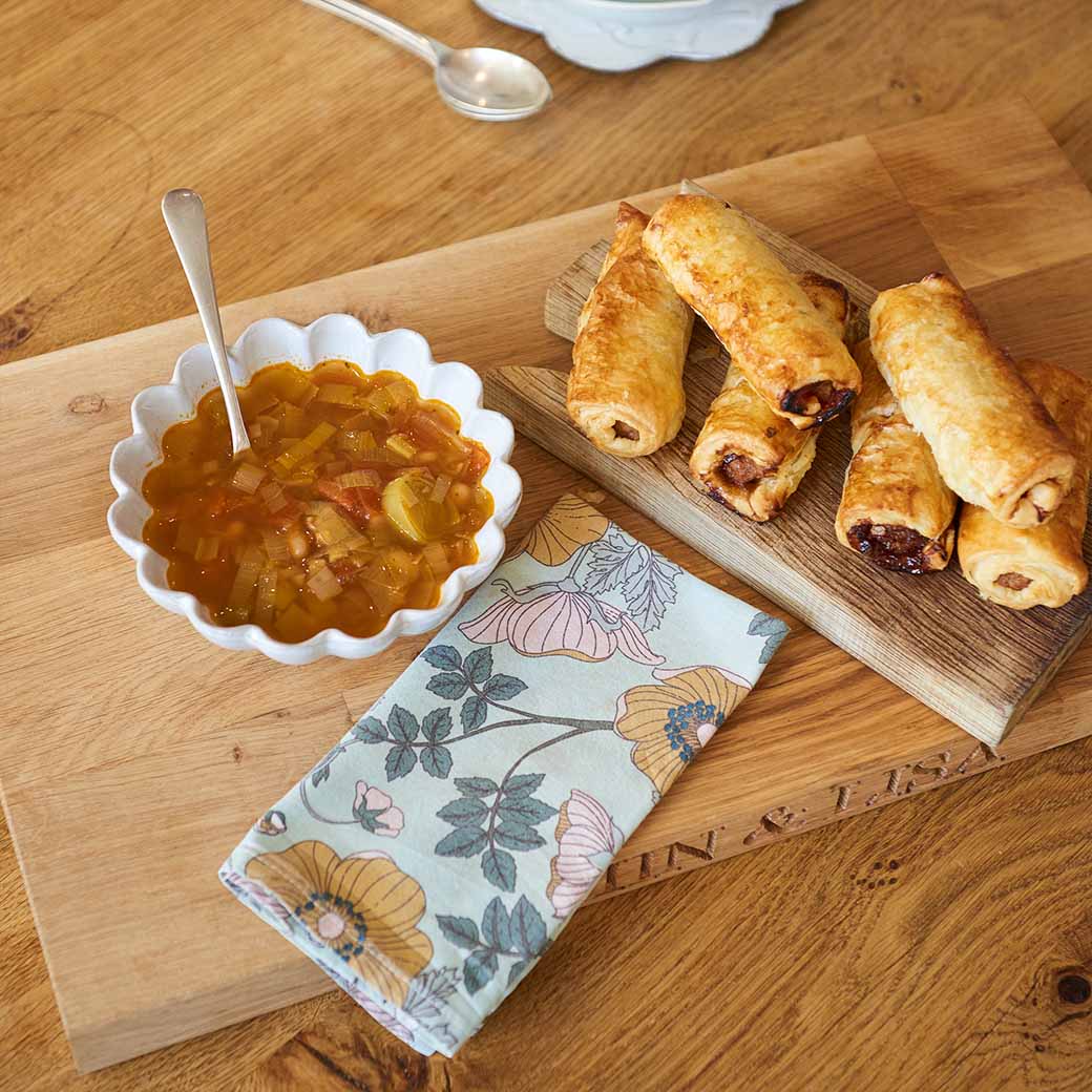 Tomato, leek and cannellini bean soup