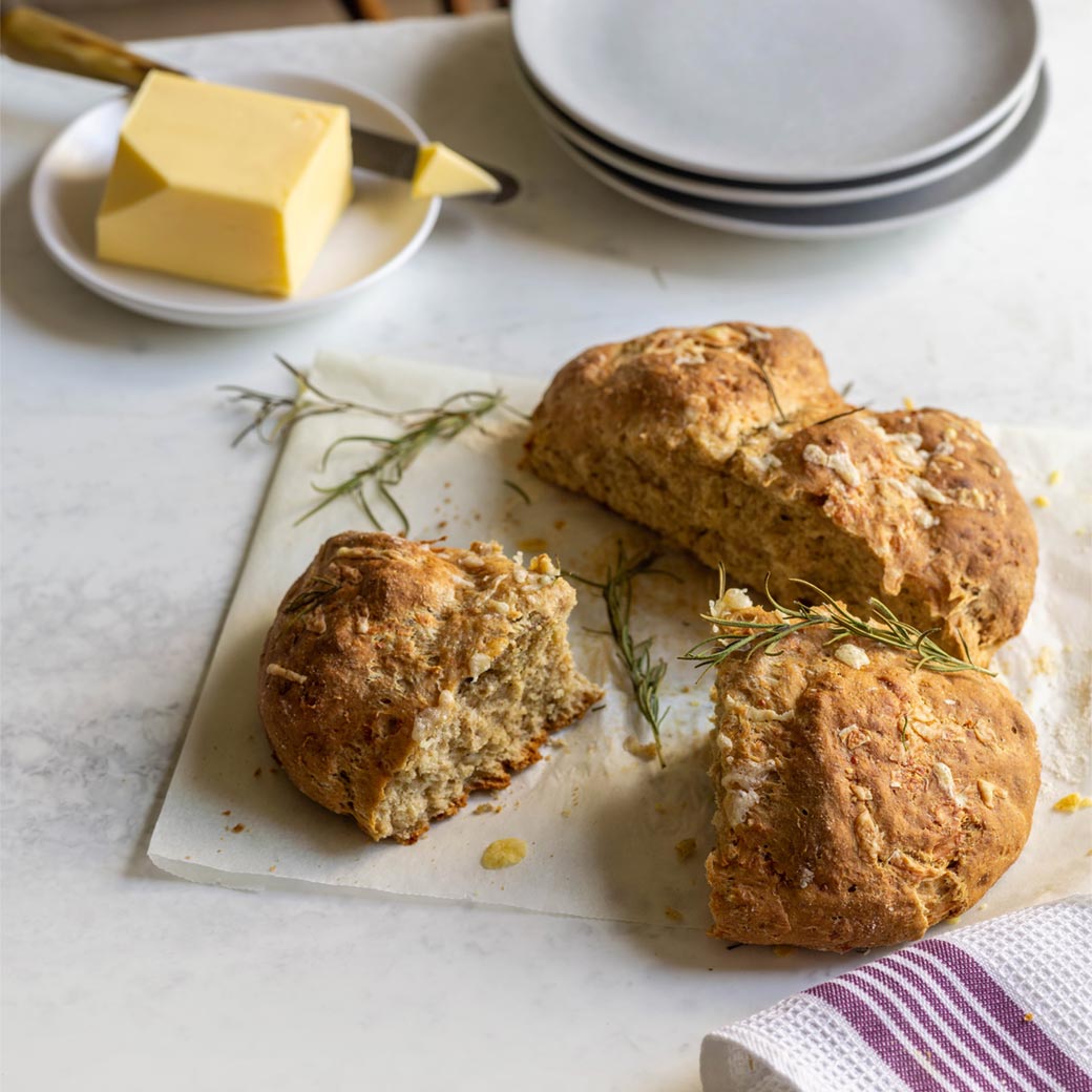 Cheddar and rosemary soda bread