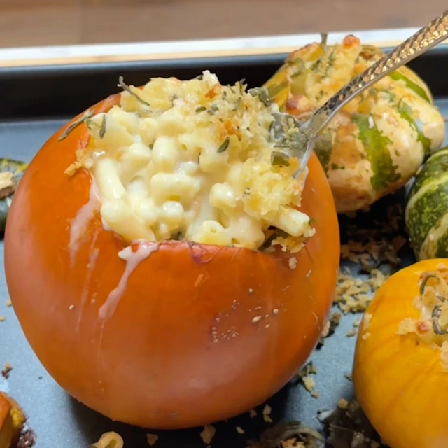 Leftover Halloween Pumpkin Mac & Cheese