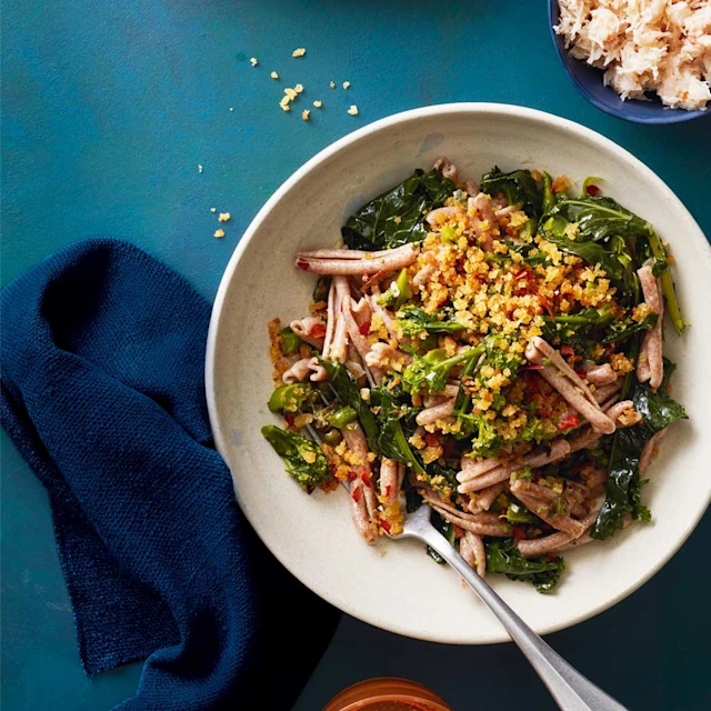 Purple Sprouting Broccoli with Spelt Pasta