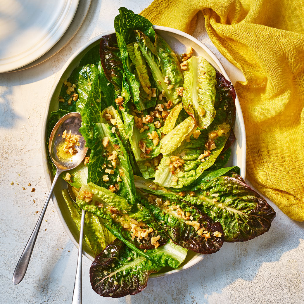Lettuce and Walnut Salad