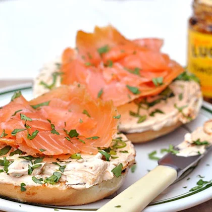 Smoked Salmon Bagel with Spicy Cream Cheese