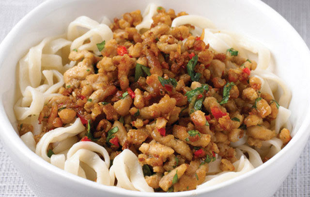 Thai-style Minced Pork with Noodles