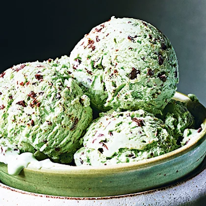 Fresh mint and dark choc chip no-churn ice cream