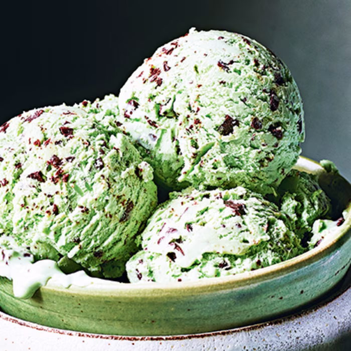 Fresh mint and dark choc chip no-churn ice cream