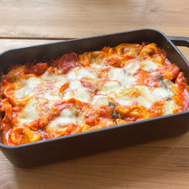 Spinach and Ricotta Tortellini al Forno