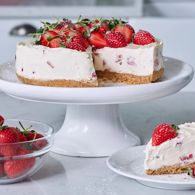 No-Bake Strawberry Cheesecake