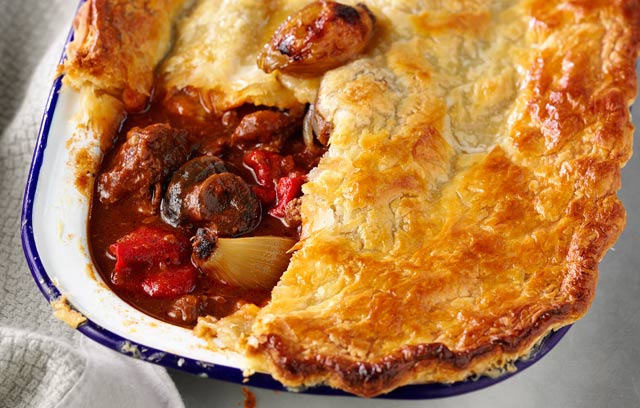 Sweet-spiced Beef Goulash Pie