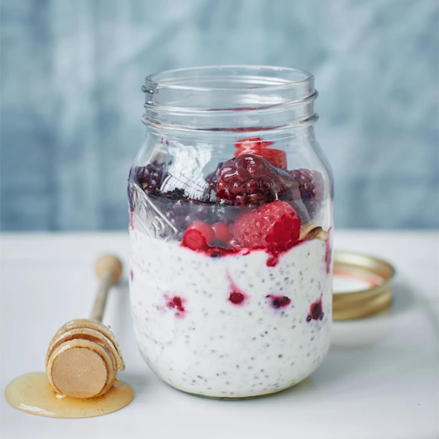 Overnight Chia Oat Parfait with Mixed Berries