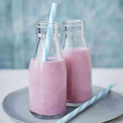 Banana and Raspberry Sesame Smoothie