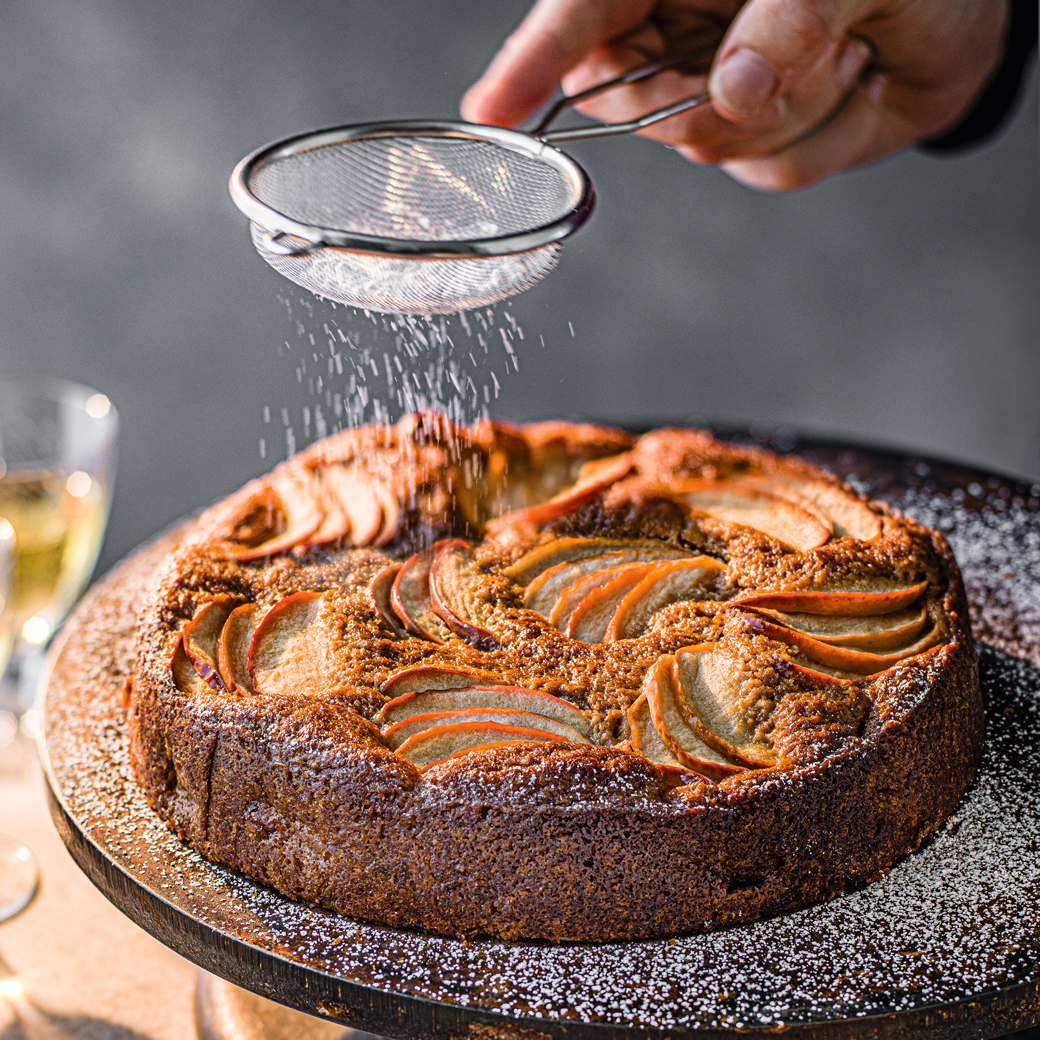 Apple and Ginger Cake 
