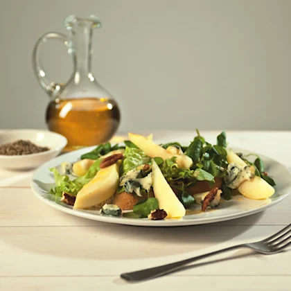 Pear and blue cheese salad