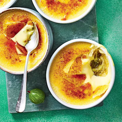 Gooseberry and elderflower crème brûlée
