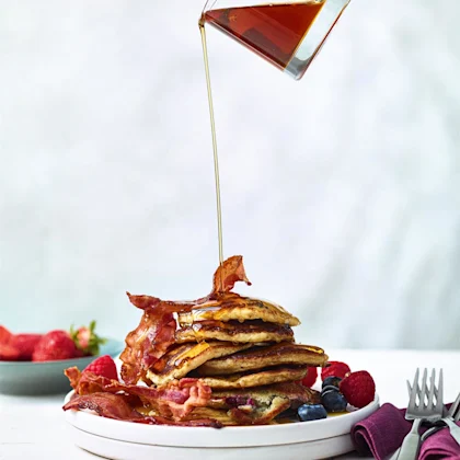Fluffy Berry Pancakes