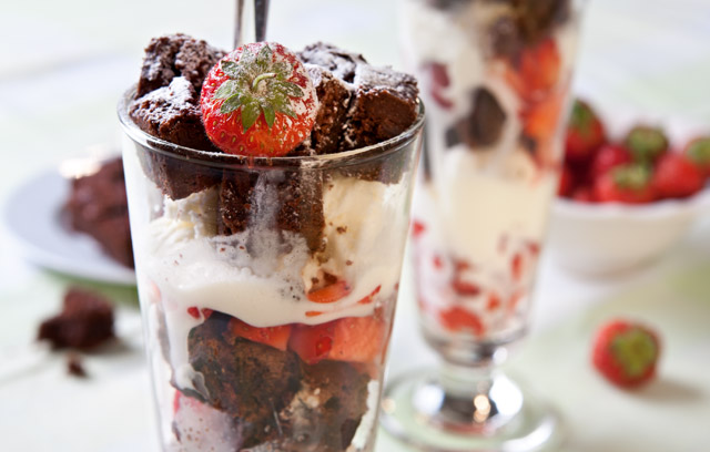 Chocolate Brownie & Strawberry Sundae