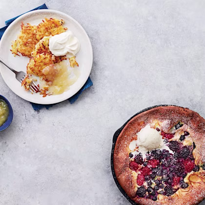 Dutch Baby Pancake with Mixed Berries