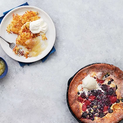 Dutch Baby Pancake with Mixed Berries