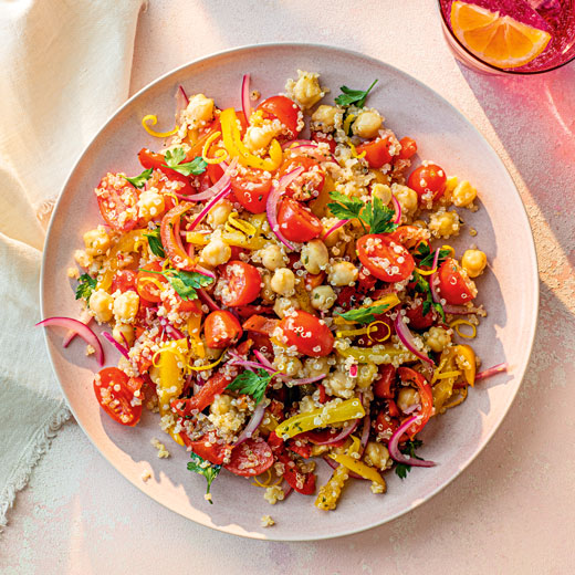 Tomato, pepper and chickpea salad 