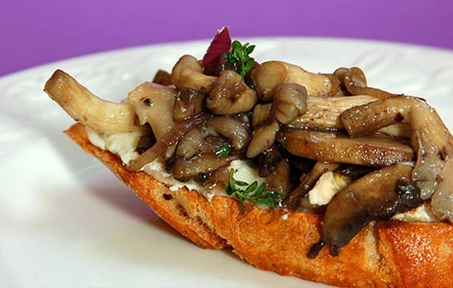 Spiced Mushroom Bruschetta