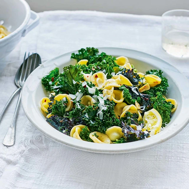 Curly Kale Pasta with Anchovies & Garlic