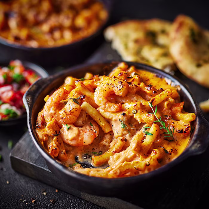 Prawn Mac ‘n’ Cheese with Salsa and Garlic Bread