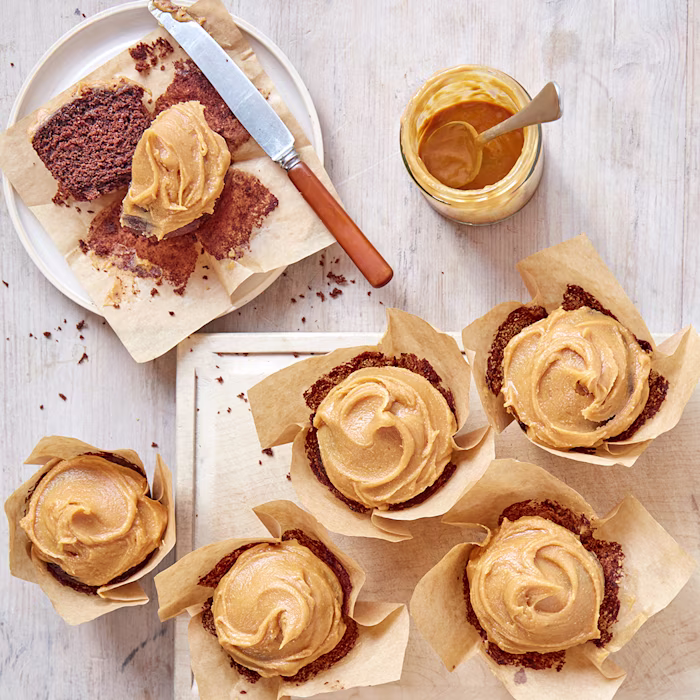 Easy vegan banana chocolate muffins with peanut butter