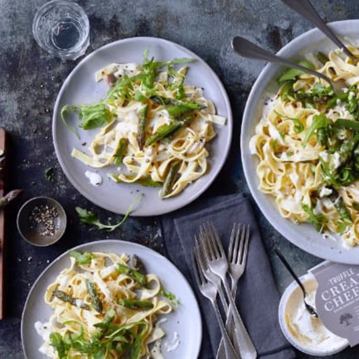 Creamy asparagus tagliatelle