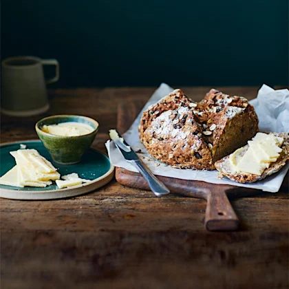 Sultana and pumpkin seed soda bread