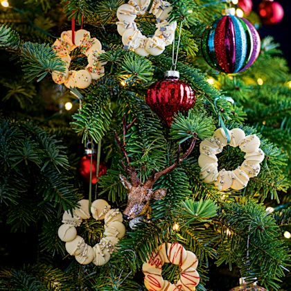 White Chocolate Button Wreaths