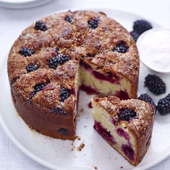 Irrezestible Blackberry cake
