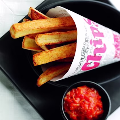 Nineties Homemade Chunky Chips with Roasted Tomatoes and Pepper Sauce