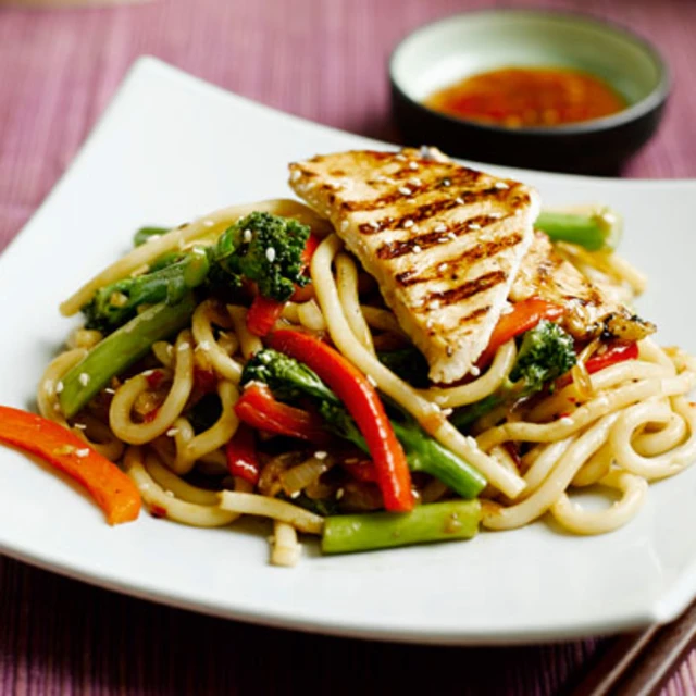 Udon Noodles with Tenderstem Broccoli, Red Peppers & Griddled Turkey Breast