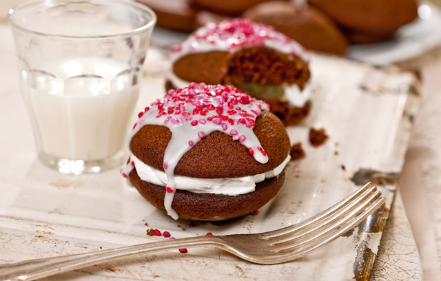 Apple and Cinnamon Whoopie Pies
